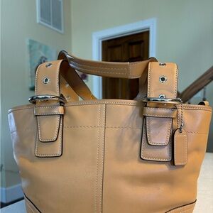 Genuine Coach Leather Shoulder Bag
(Serial #JO4D-9544)